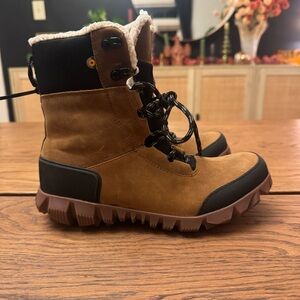 Bogs Brown Winter Boots hiking‎ Sherpa lined work SNOW lace up Women’s 6 Size 37